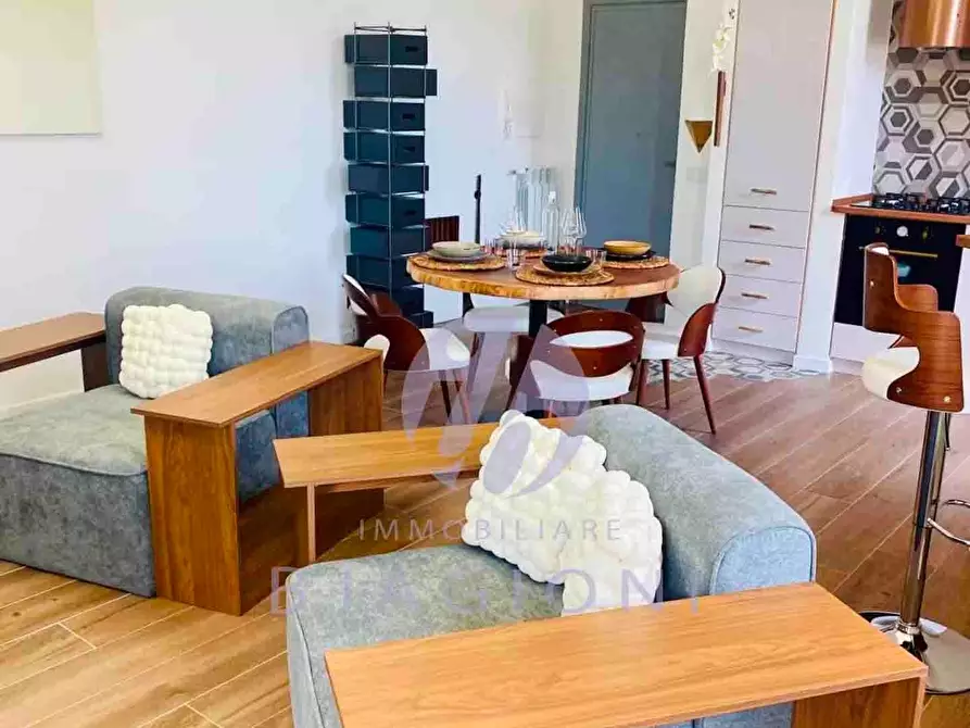 Immagine 11 di Appartamento in vendita  a Pietrasanta