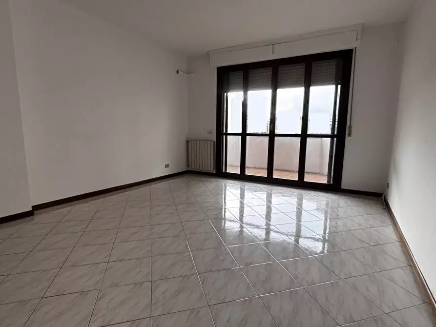 Immagine 2 di Appartamento in vendita  a Cascina