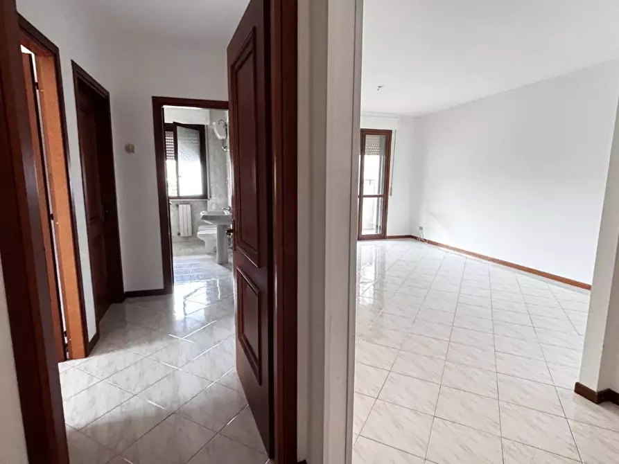 Immagine 12 di Appartamento in vendita  a Cascina