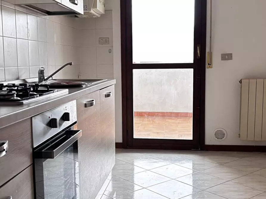 Immagine 8 di Appartamento in vendita  a Cascina