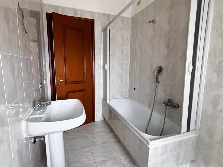 Immagine 18 di Appartamento in vendita  a Cascina