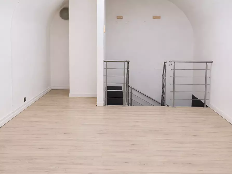 Immagine 3 di Negozio in affitto  a Pisa