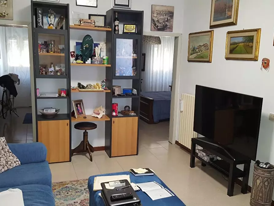 Immagine 2 di Appartamento in vendita  a Livorno