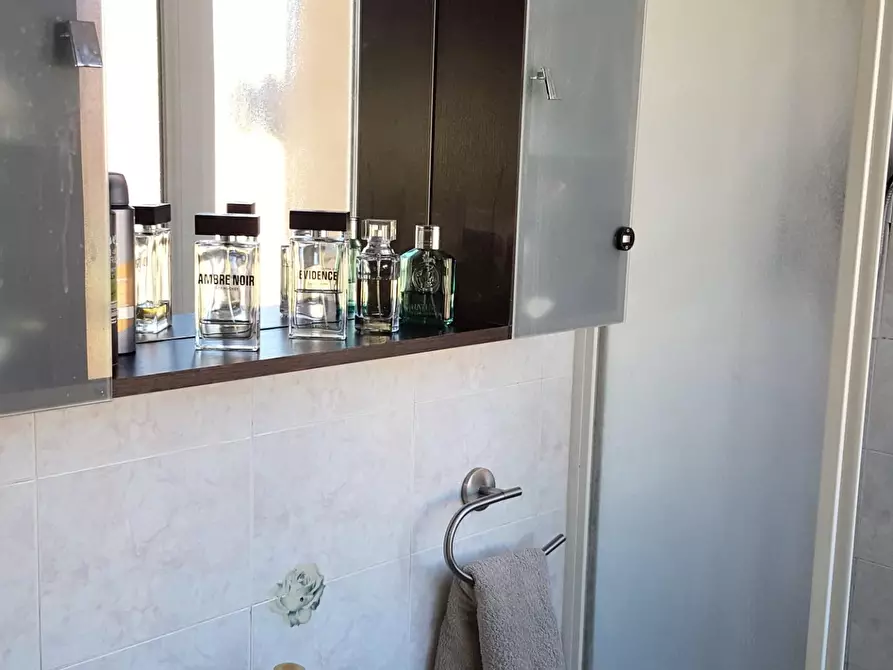 Immagine 9 di Appartamento in vendita  a Livorno