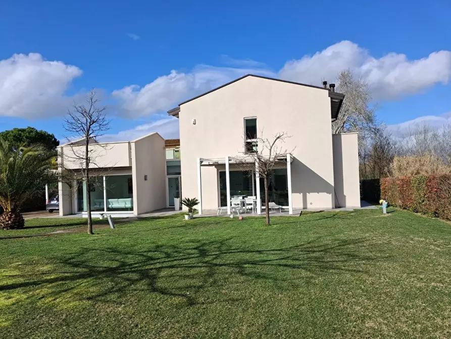 Immagine 2 di Villa in vendita  a San Miniato