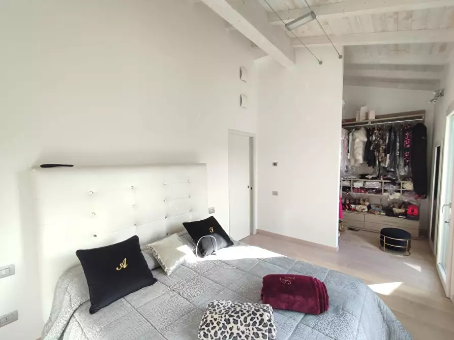 Immagine 11 di Villa in vendita  a San Miniato