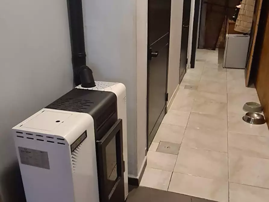 Immagine 16 di Locale commerciale in vendita  a Livorno