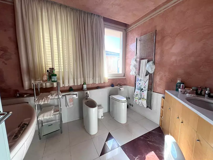 Immagine 28 di Villa in vendita  a Cerreto Guidi