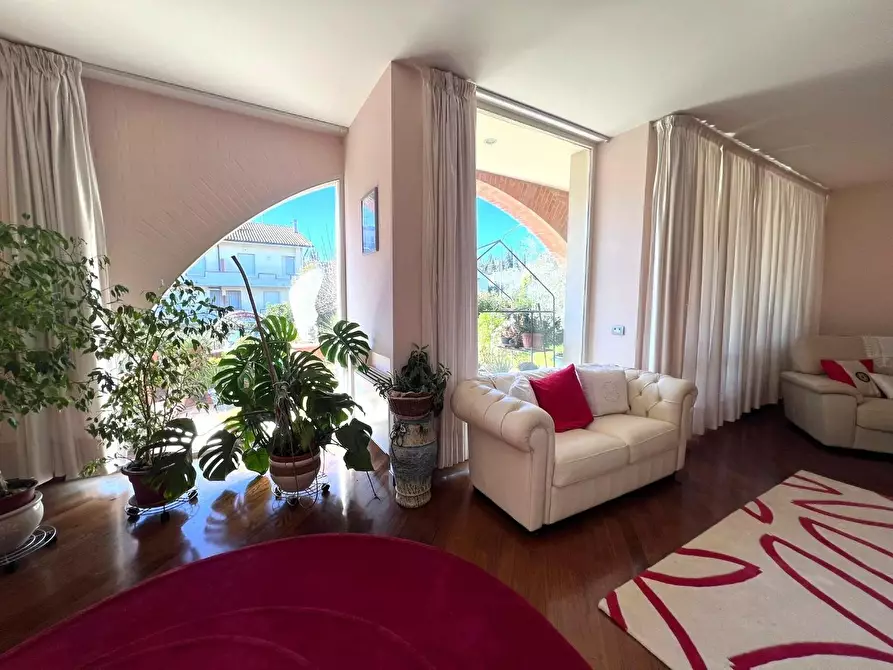 Immagine 13 di Villa in vendita  a Cerreto Guidi