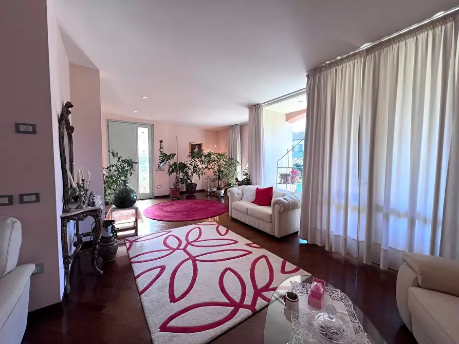 Immagine 9 di Villa in vendita  a Cerreto Guidi