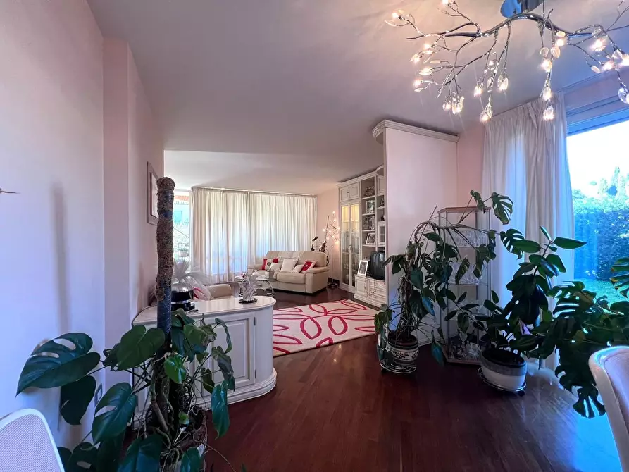 Immagine 5 di Villa in vendita  a Cerreto Guidi