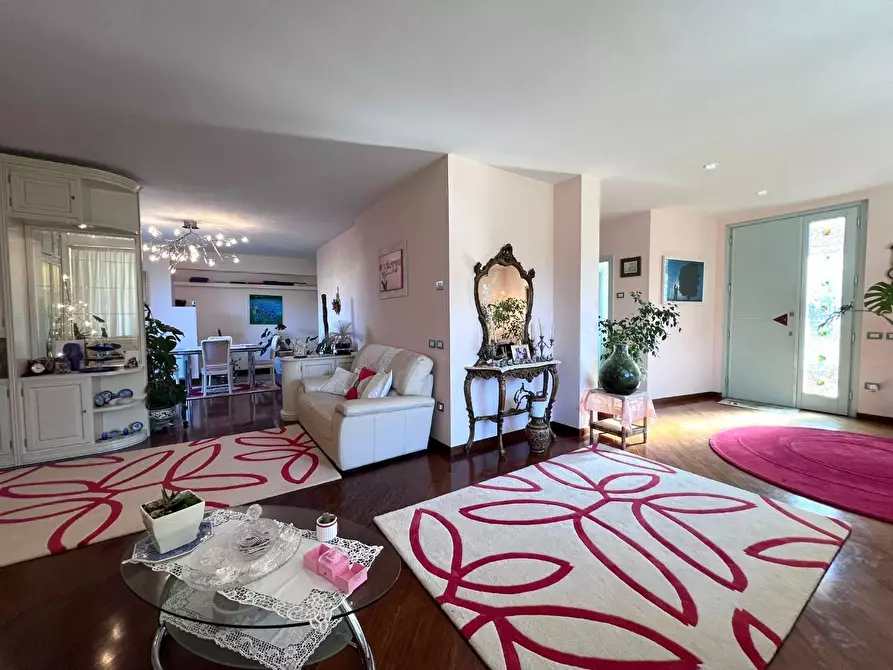 Immagine 11 di Villa in vendita  a Cerreto Guidi