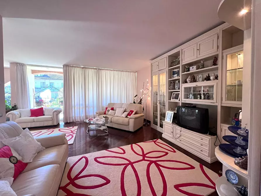 Immagine 3 di Villa in vendita  a Cerreto Guidi