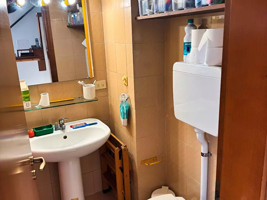 Immagine 13 di Villetta a schiera in vendita  a Massa