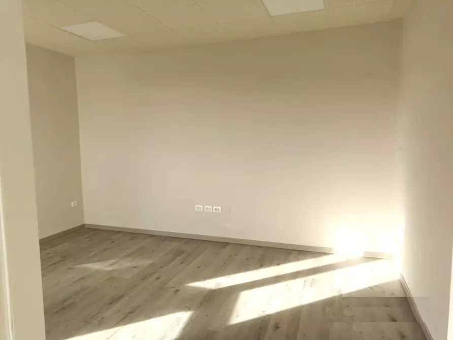 Immagine 3 di Ufficio in affitto  a San Miniato