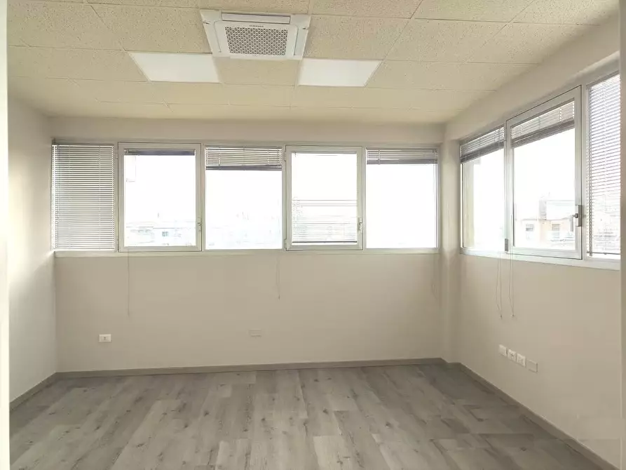 Immagine 2 di Ufficio in affitto  a San Miniato