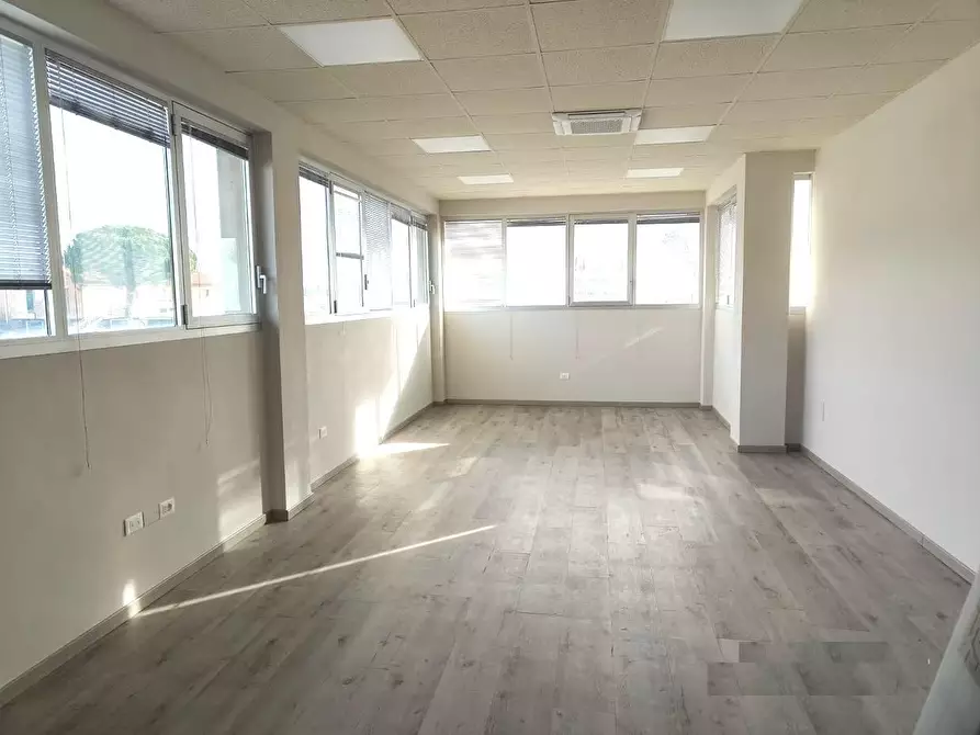 Immagine 1 di Ufficio in affitto  a San Miniato