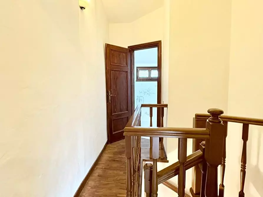 Immagine 10 di Appartamento in vendita  a Lucca