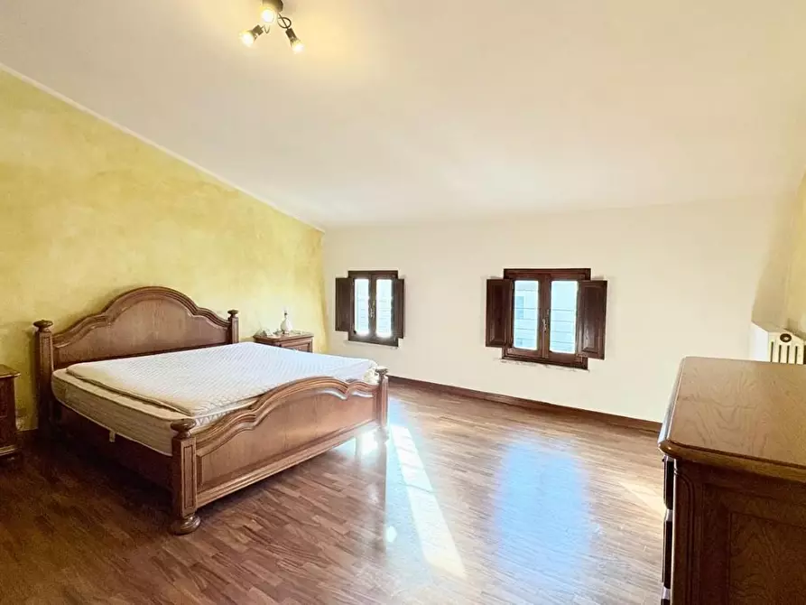 Immagine 15 di Appartamento in vendita  a Lucca