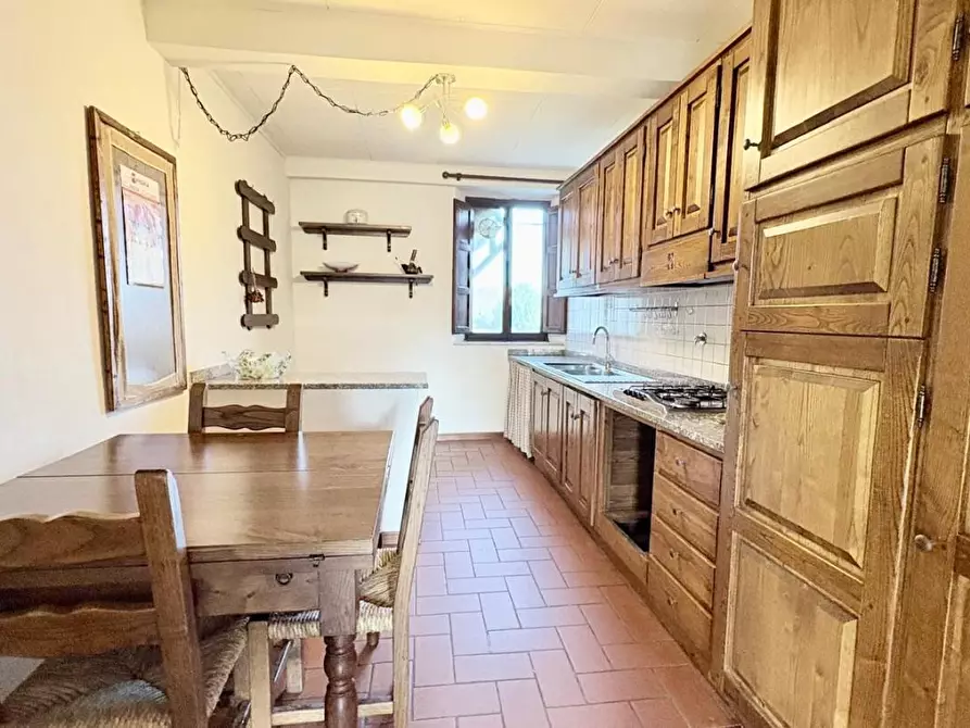 Immagine 8 di Appartamento in vendita  a Lucca