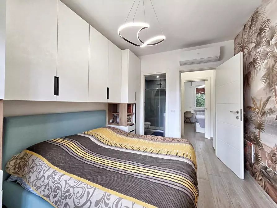 Immagine 11 di Appartamento in vendita  a Massa