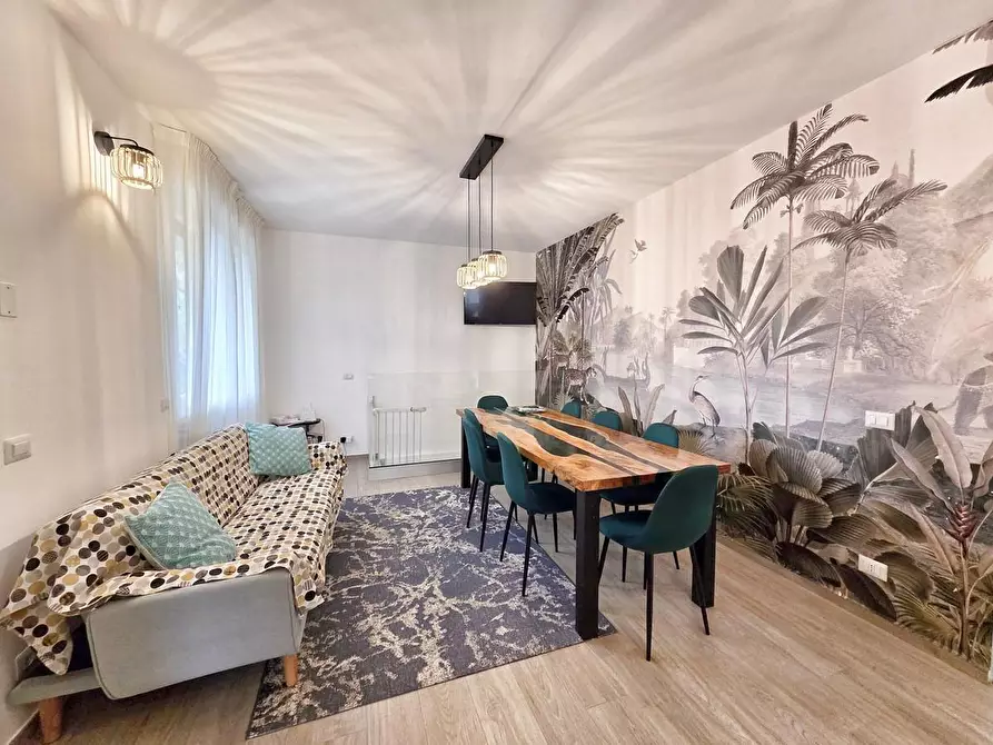 Immagine 6 di Appartamento in vendita  a Massa