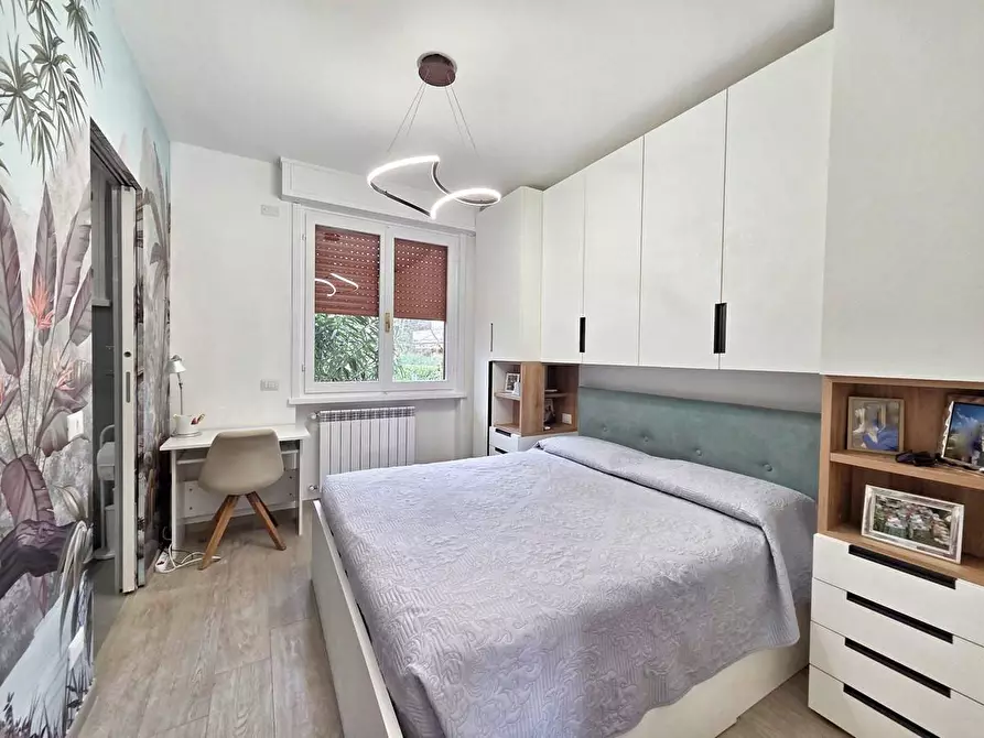 Immagine 13 di Appartamento in vendita  a Massa