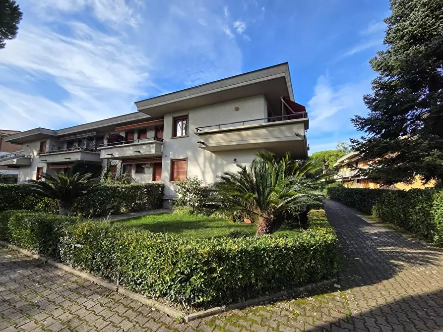 Immagine 28 di Appartamento in vendita  a Massa