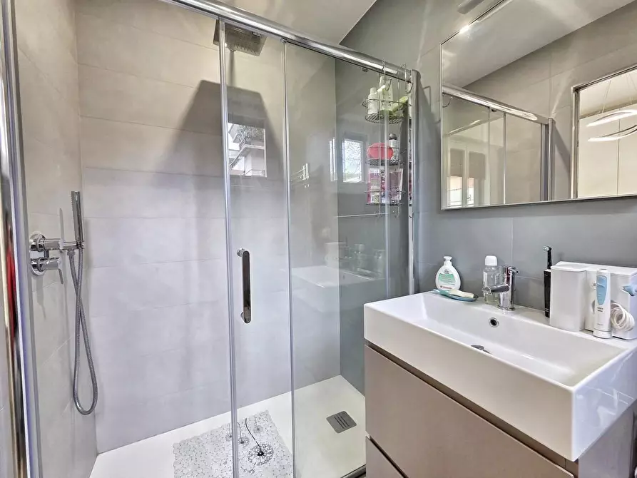 Immagine 16 di Appartamento in vendita  a Massa