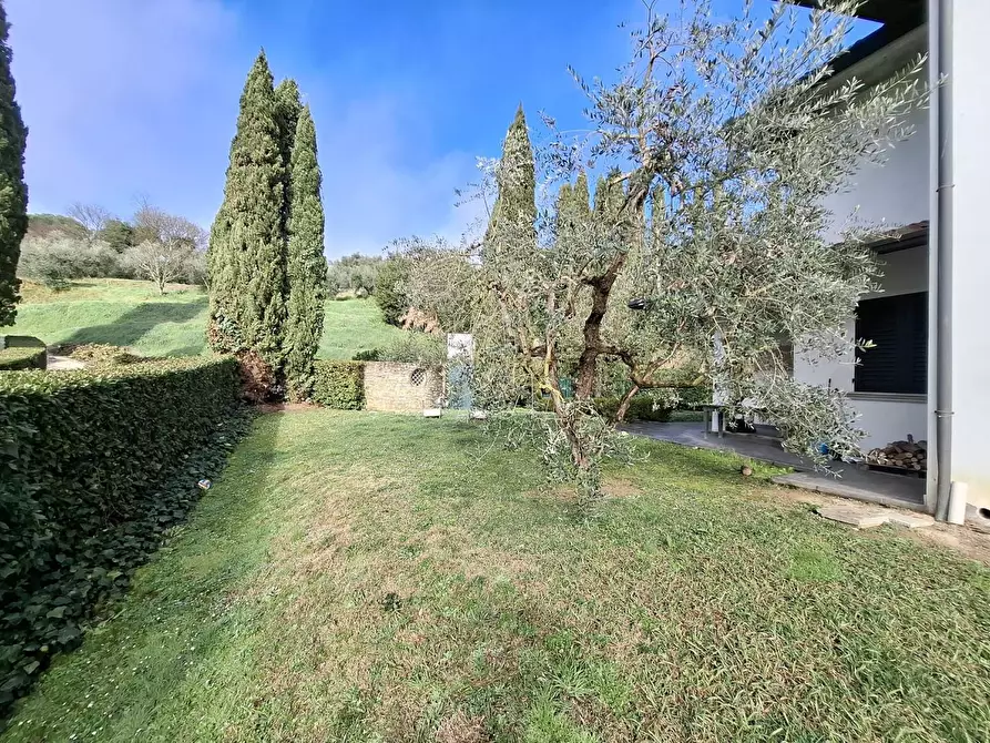 Immagine 4 di Villa in vendita  a Fucecchio