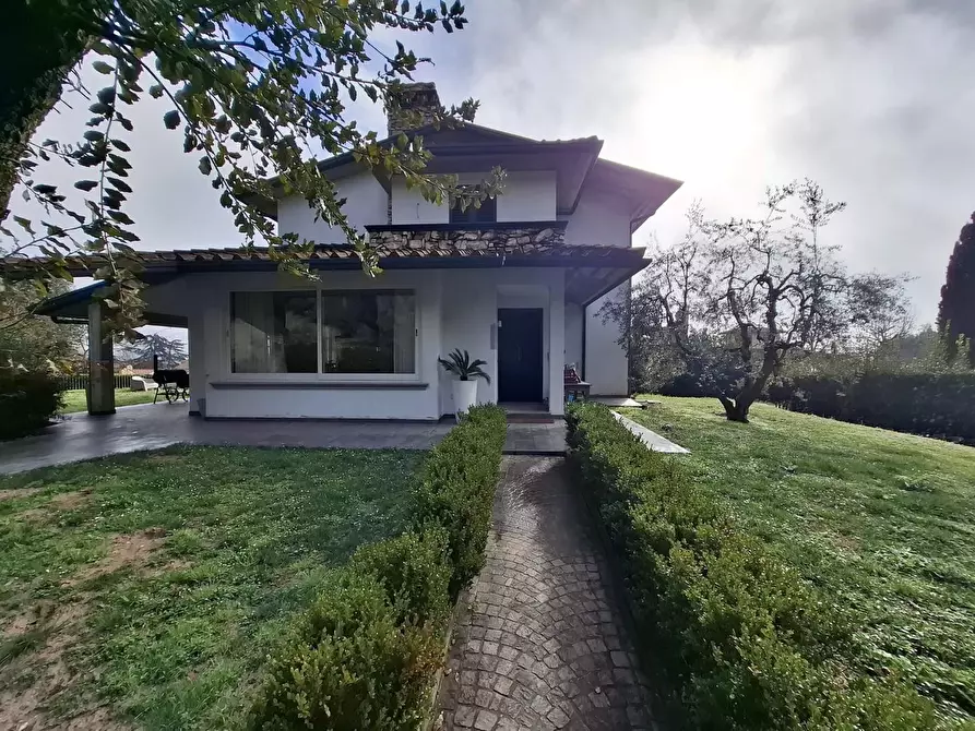 Immagine 1 di Villa in vendita  a Fucecchio