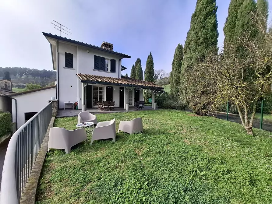Immagine 11 di Villa in vendita  a Fucecchio