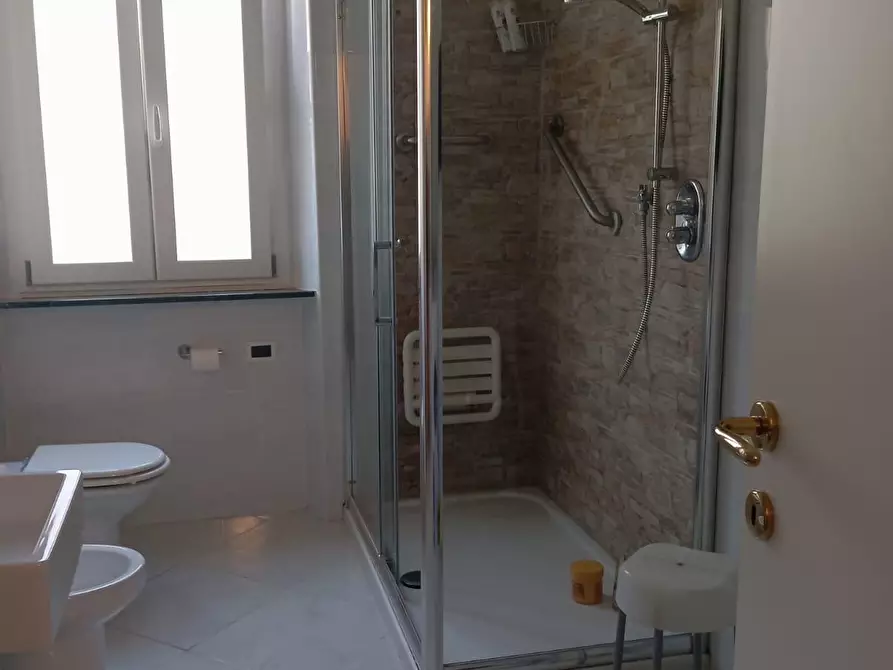 Immagine 13 di Appartamento in affitto  a Livorno