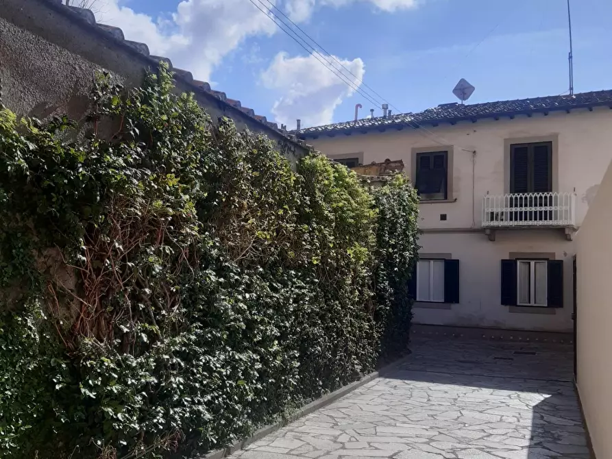 Immagine 2 di Appartamento in affitto  a Livorno