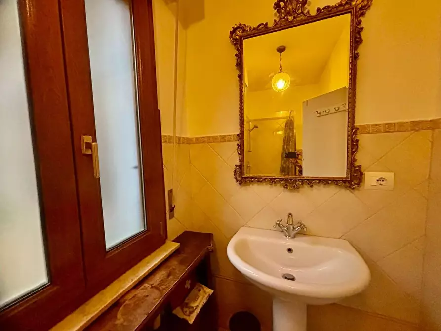 Immagine 22 di Mansarda in vendita  a Volterra