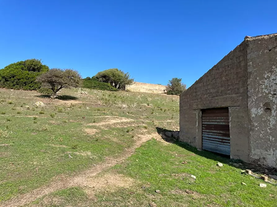 Immagine 22 di Casa colonica in vendita  a Aglientu