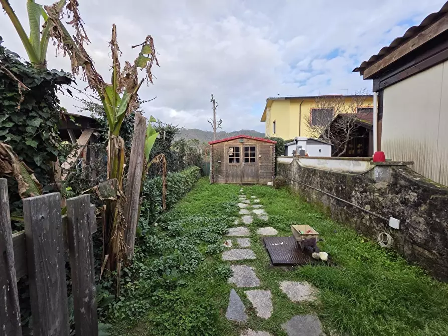 Immagine 22 di Casa semindipendente in vendita  a Massarosa
