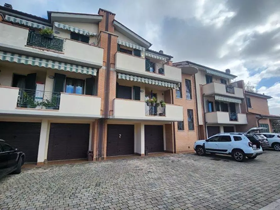 Immagine 1 di Appartamento in vendita  a Cascina