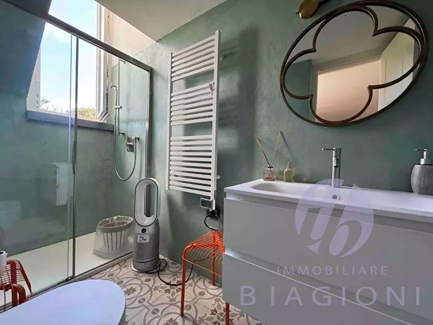 Immagine 9 di Villa in vendita  a Pietrasanta