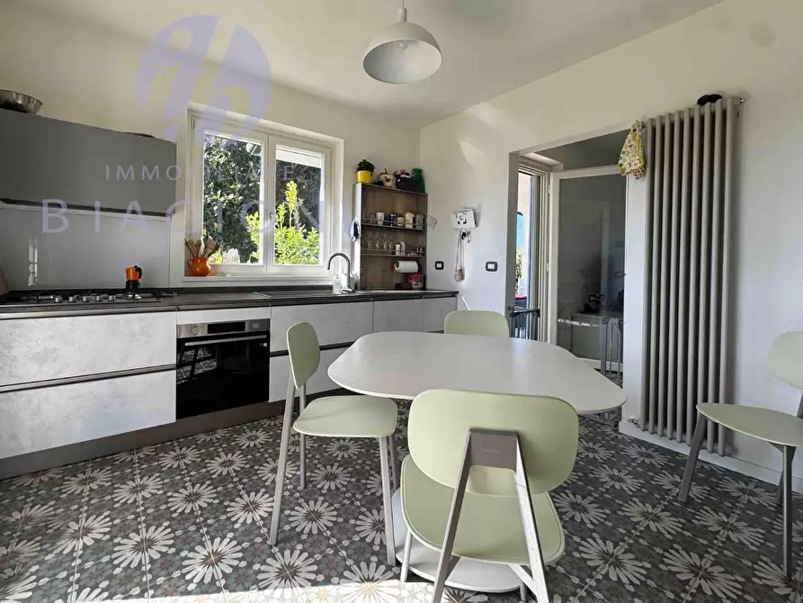 Immagine 15 di Villa in vendita  a Pietrasanta