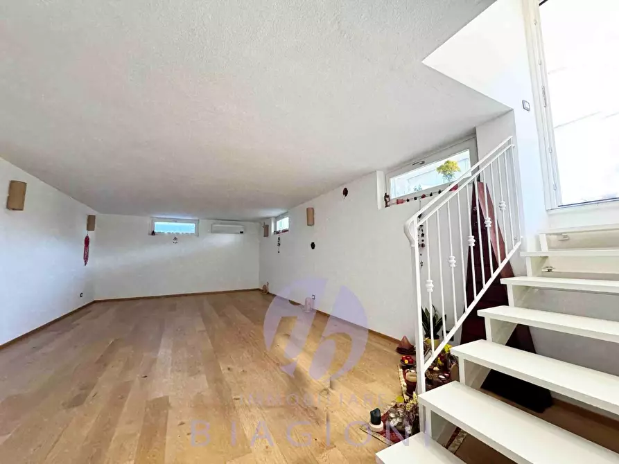 Immagine 10 di Villa in vendita  a Pietrasanta