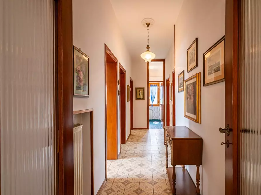 Immagine 11 di Appartamento in vendita  a Pontedera
