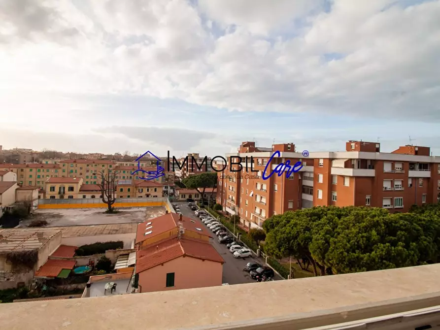 Immagine 8 di Appartamento in vendita  a Livorno