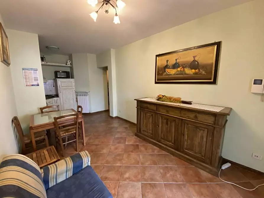 Immagine 1 di Appartamento in vendita  a Lucca