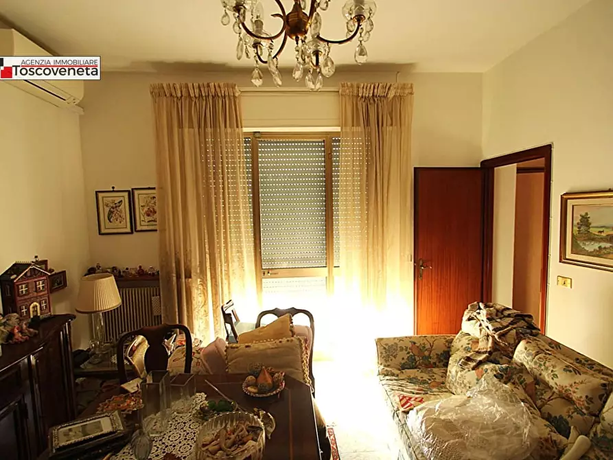 Immagine 20 di Villa in vendita  a Lucca