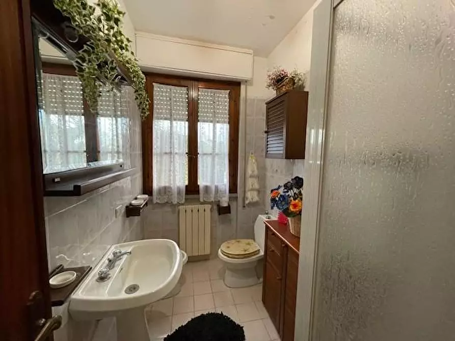 Immagine 10 di Appartamento in vendita  a Viareggio