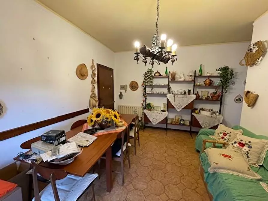 Immagine 3 di Appartamento in vendita  a Viareggio