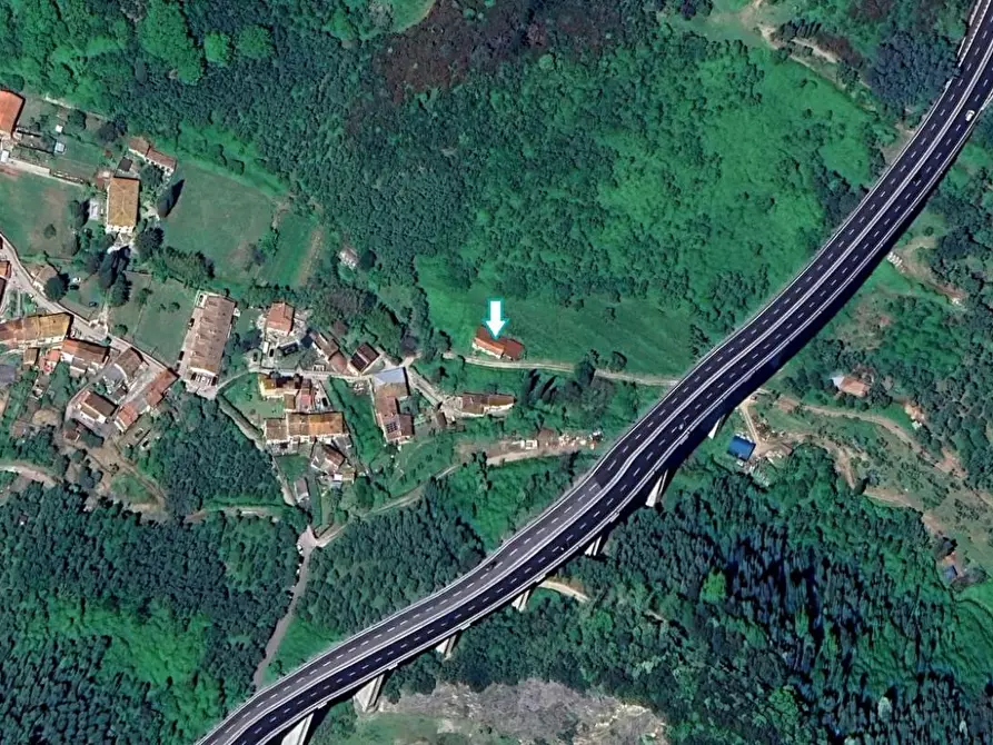 Immagine 1 di Magazzino in vendita  a Massarosa