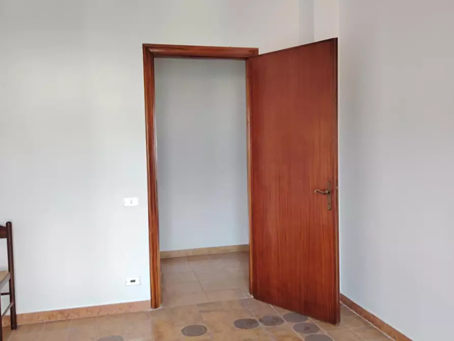 Immagine 10 di Appartamento in vendita  a Carrara