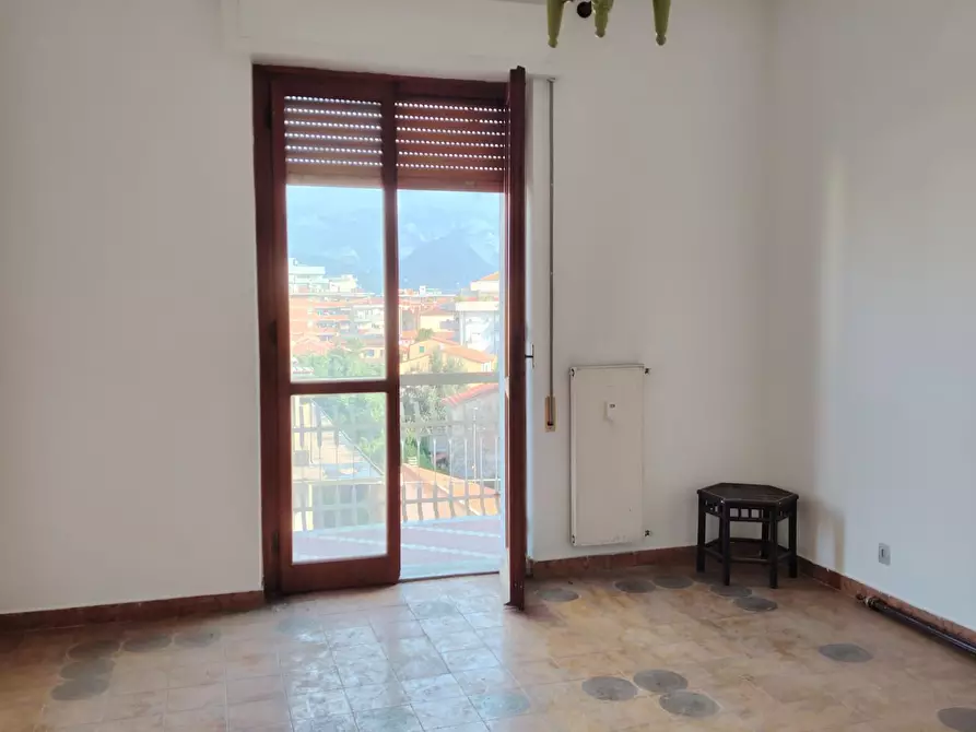 Immagine 6 di Appartamento in vendita  a Carrara